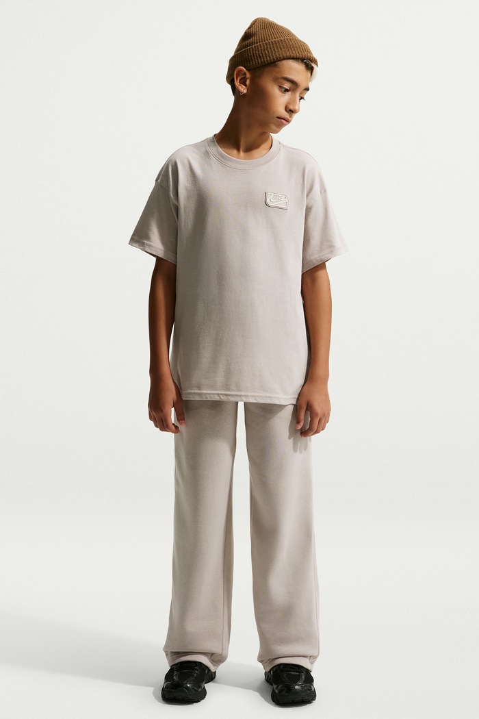 Nike T-shirt dziecięcy bawełniany Nike Sportswear Club szary IO2172