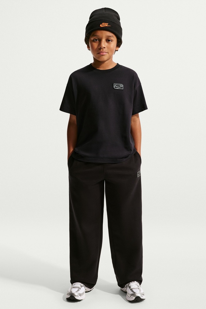 Nike T-shirt dziecięcy bawełniany Nike Sportswear Club czarny IO2172