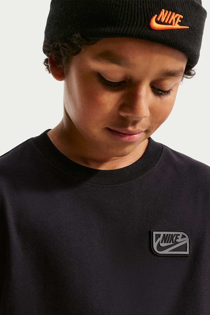 T-shirt dziecięcy bawełniany Nike Sportswear Club Nike czarny IO2172