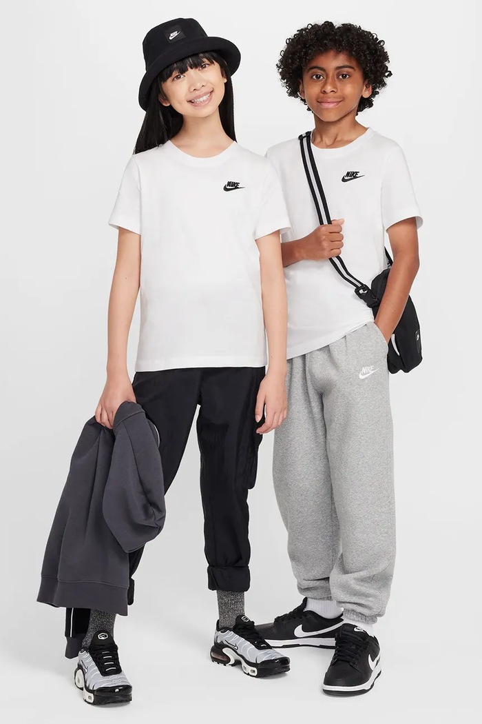 Chłopiec Nike T-shirt dziecięcy bawełniany Nike Sportswear FZ5177 biały