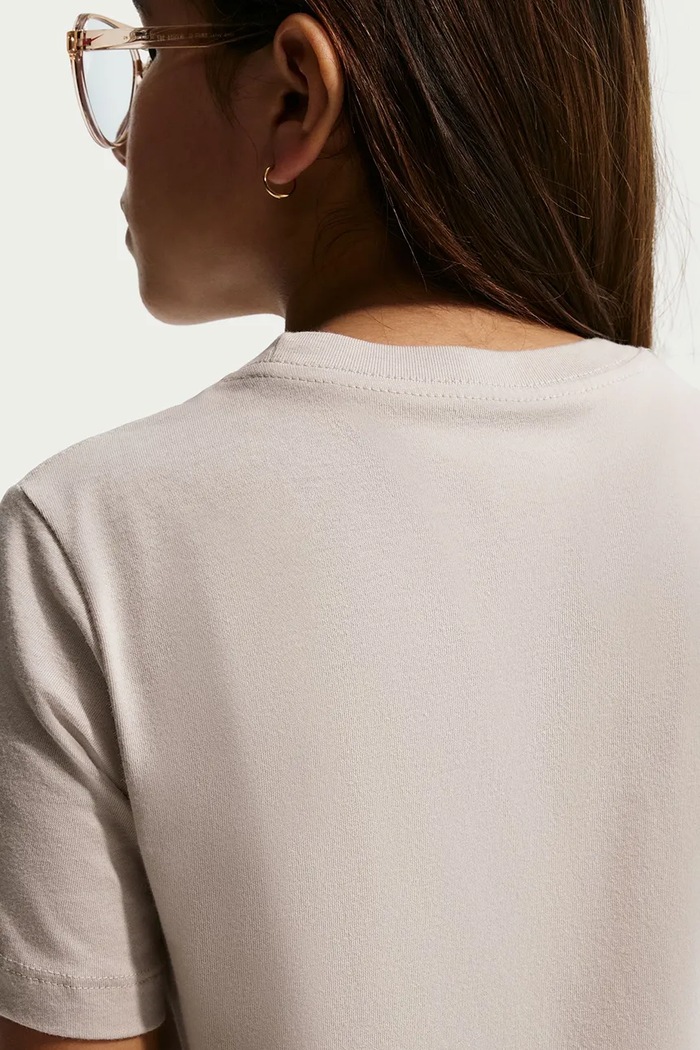 T-shirt dziecięcy bawełniany Nike Sportswear Nike FZ5177 beżowy