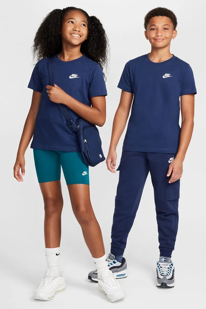 Chłopiec Nike T-shirt dziecięcy bawełniany Nike Sportswear FZ5177 granatowy