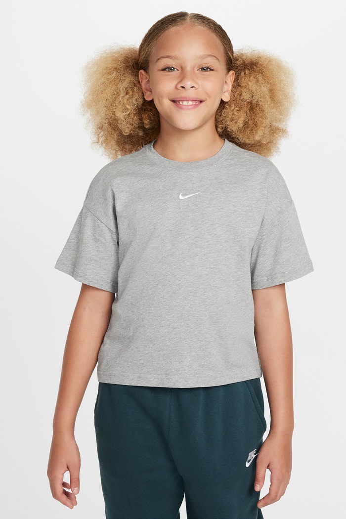 Nike T-shirt dziecięcy bawełniany Nike Sportswear Essential szary FZ5559