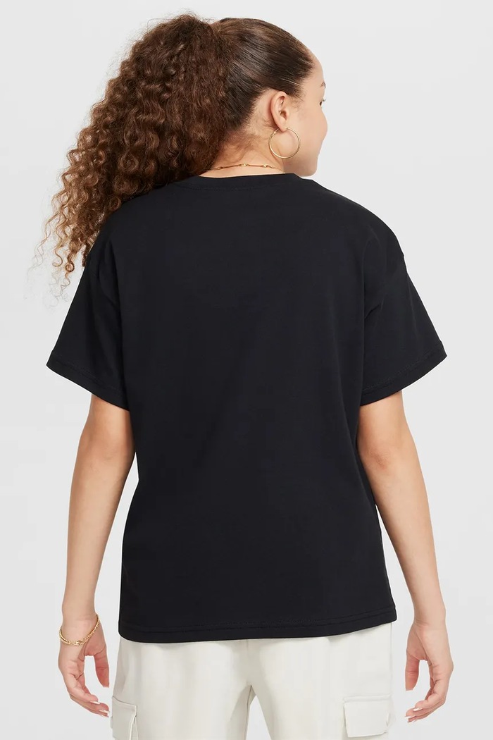 Nike T-shirt dziecięcy bawełniany Nike Sportswear Essential FZ5539 czarny AW26