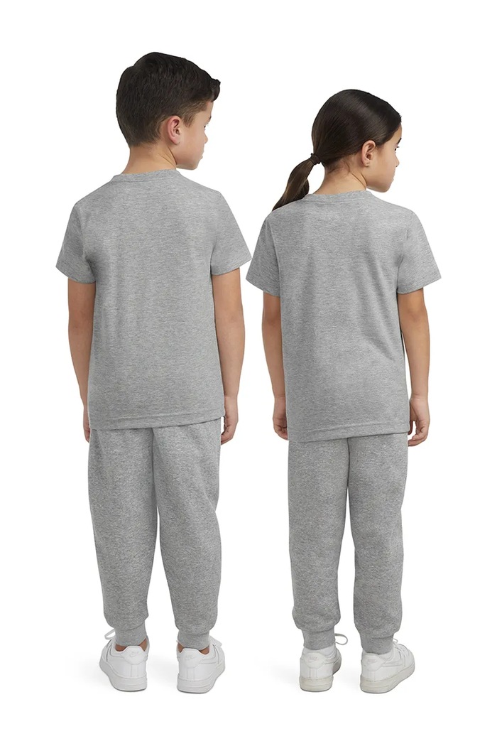 Nike T-shirt dziecięcy z bawełną 8UC545 szary AW26