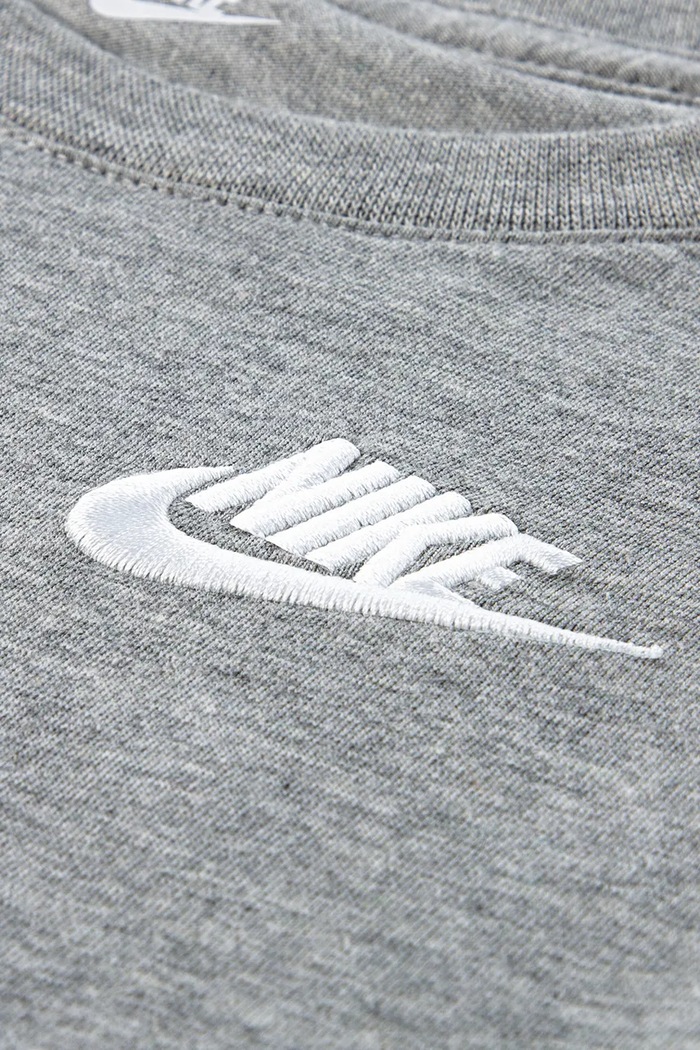 Nike T-shirt dziecięcy z bawełną szary 8UC545
