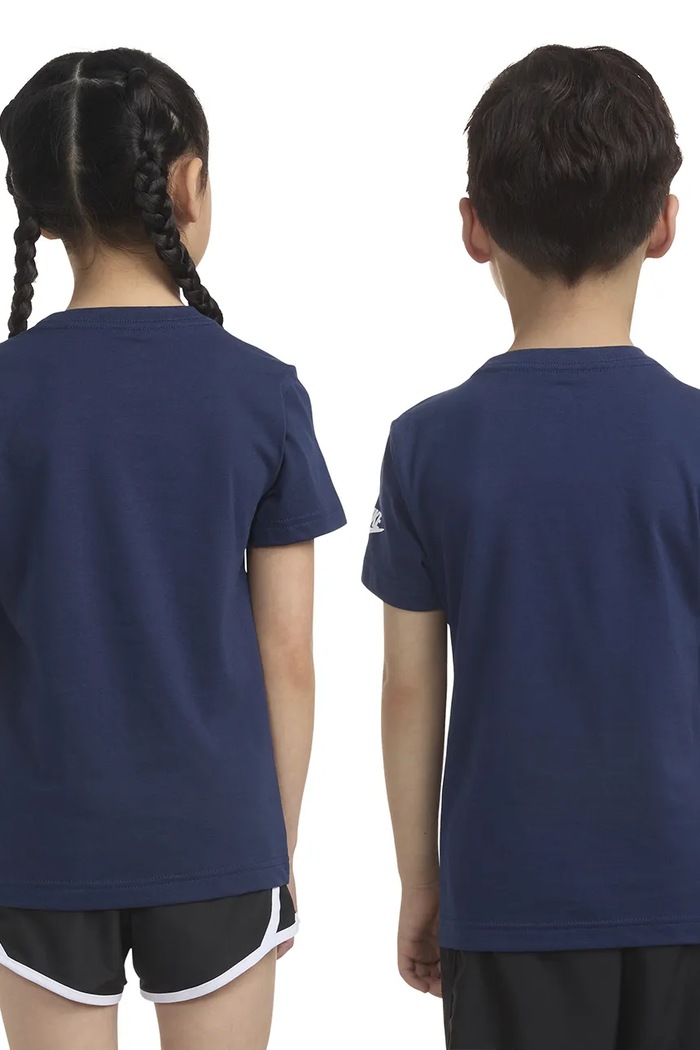 Nike T-shirt dziecięcy z bawełną 86J575 granatowy AW26