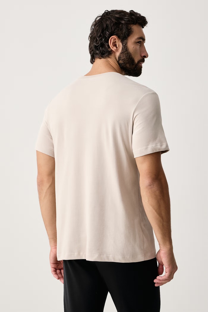 Odzież Nike T-shirt treningowy męski z bawełną Dri-FIT AR6029.236 beżowy
