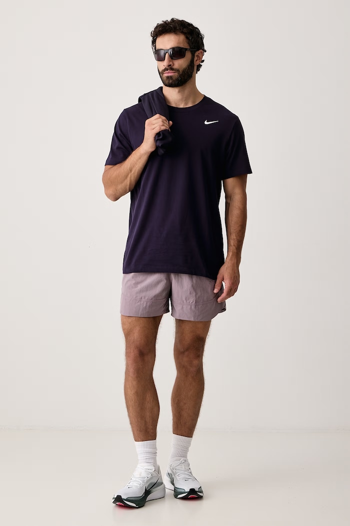 Nike T-shirt treningowy męski Dri-FIT AR6029.525 fioletowy AW26