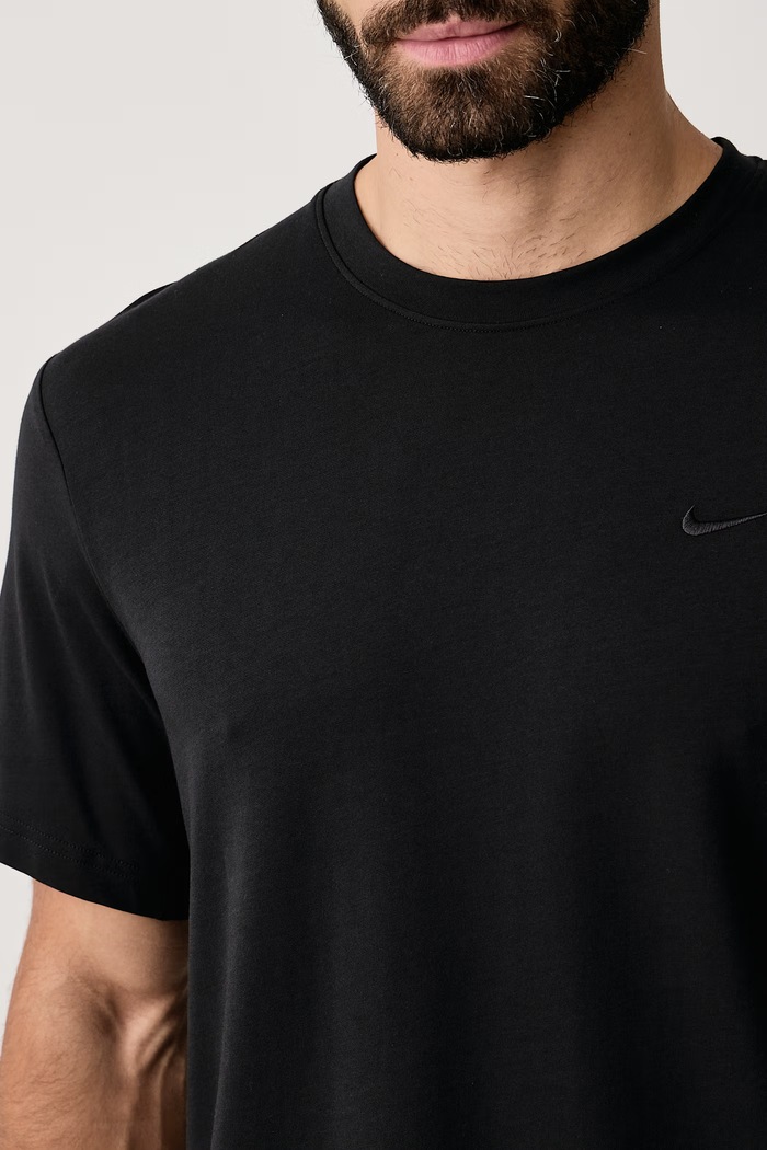 T-shirt sportowy męski z bawełną Primary Dri-FIT Nike DV9831.010 czarny