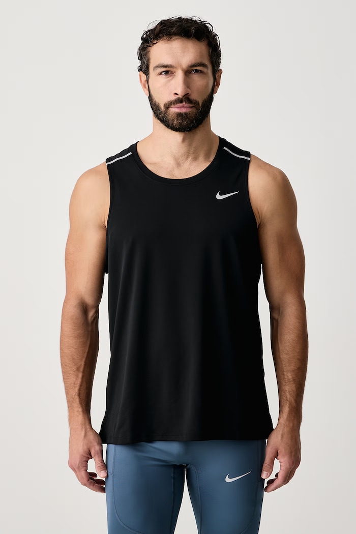 Nike Top sportowy męski Miler Dri-FIT czarny IF2018.010
