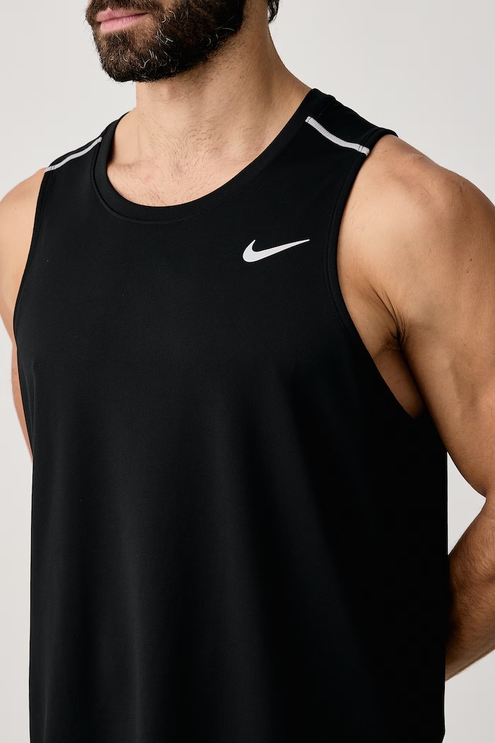Top sportowy męski Miler Dri-FIT Nike IF2018.010 czarny