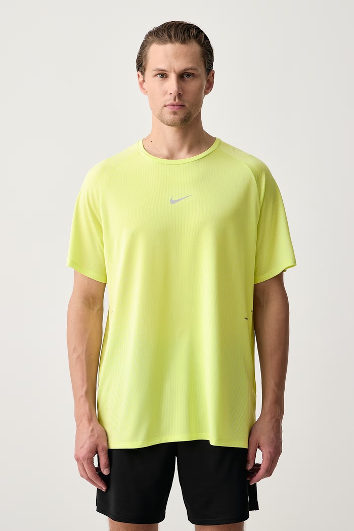 Nike T-shirt do biegania męski Stride Aero-FIT zielony IH0745.736