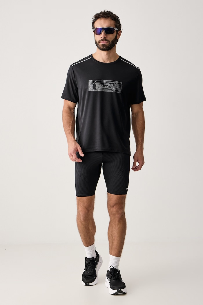 Nike T-shirt do biegania męski Miler UV Dri-FIT IO1223.010 czarny AW26