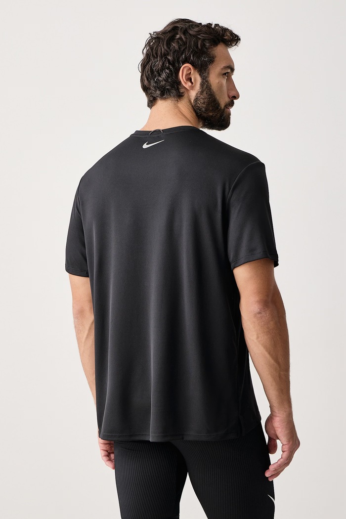 Odzież Nike T-shirt do biegania męski Miler UV Dri-FIT IO1223.010 czarny