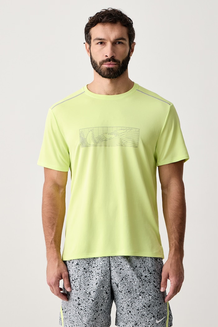 Nike T-shirt do biegania męski Miler UV Dri-FIT zielony IO1223.736