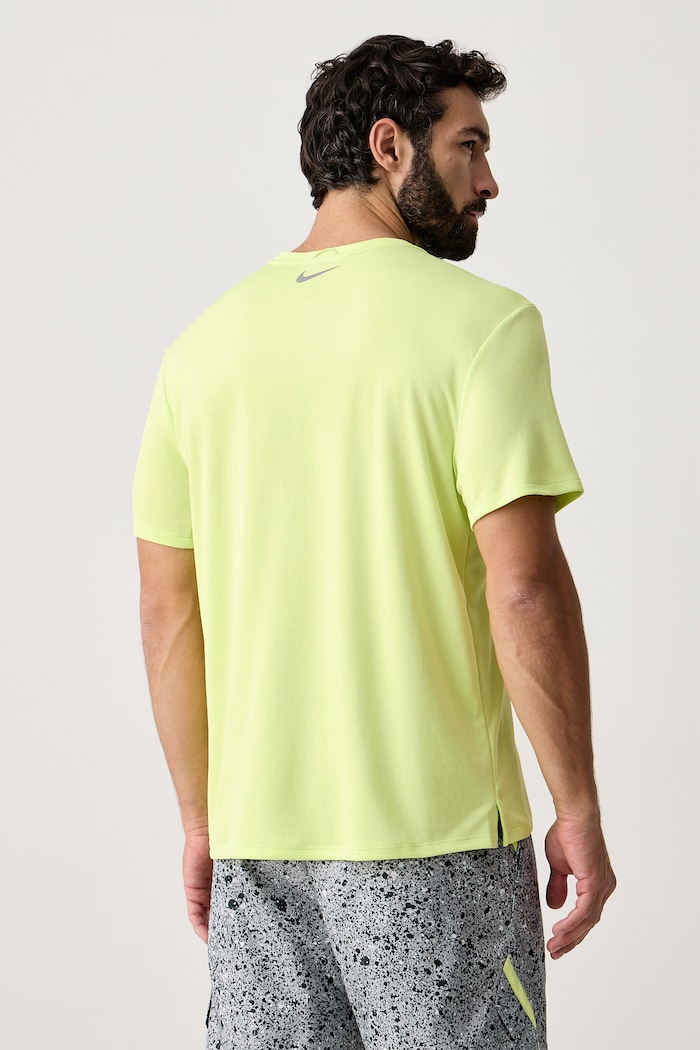 Odzież Nike T-shirt do biegania męski Miler UV Dri-FIT IO1223.736 zielony