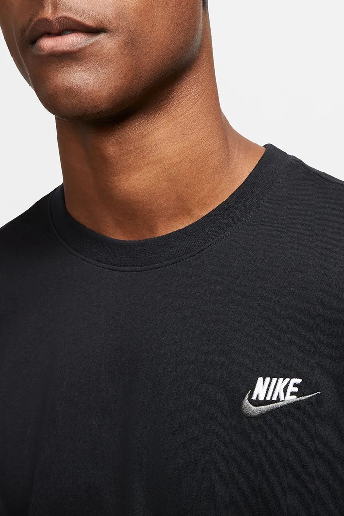 T-shirt basic męski bawełniany Club Nike Sportswear AR4997.014 czarny