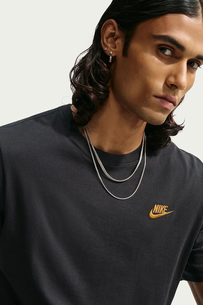 T-shirt basic męski bawełniany Club Nike Sportswear czarny AR4997.023