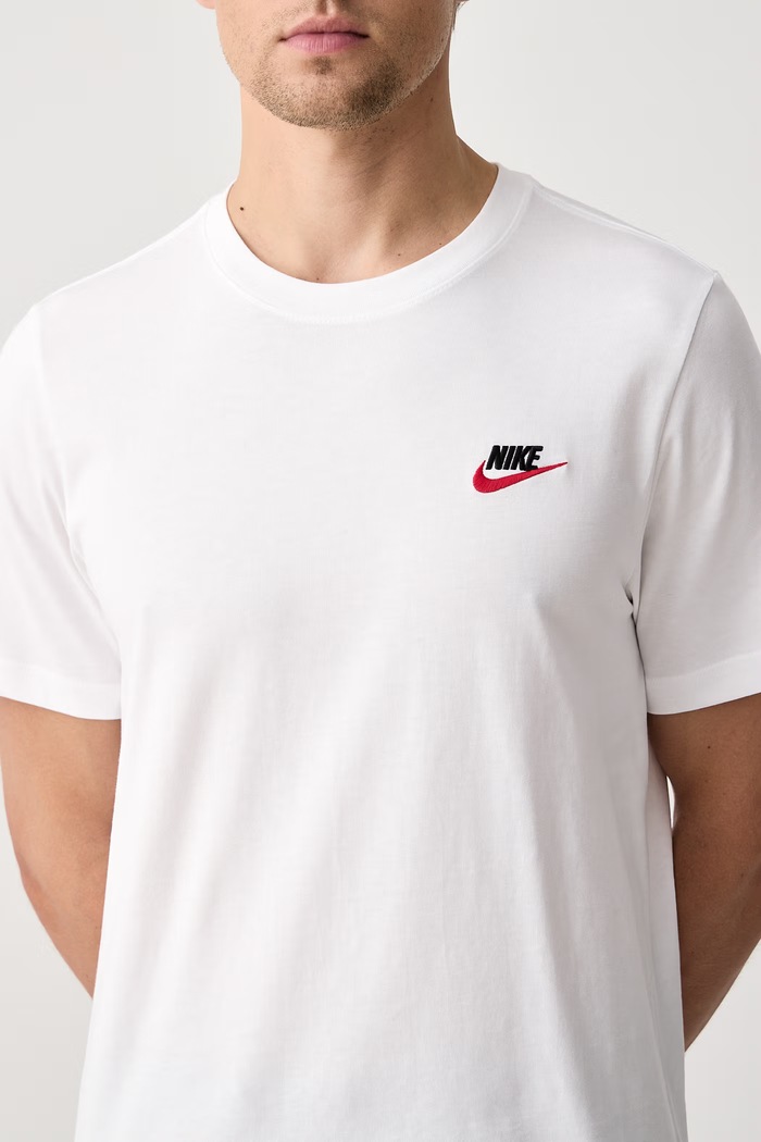 Maglietta basic da uomo in cotone Club Nike Sportswear AR4997.100 bianco