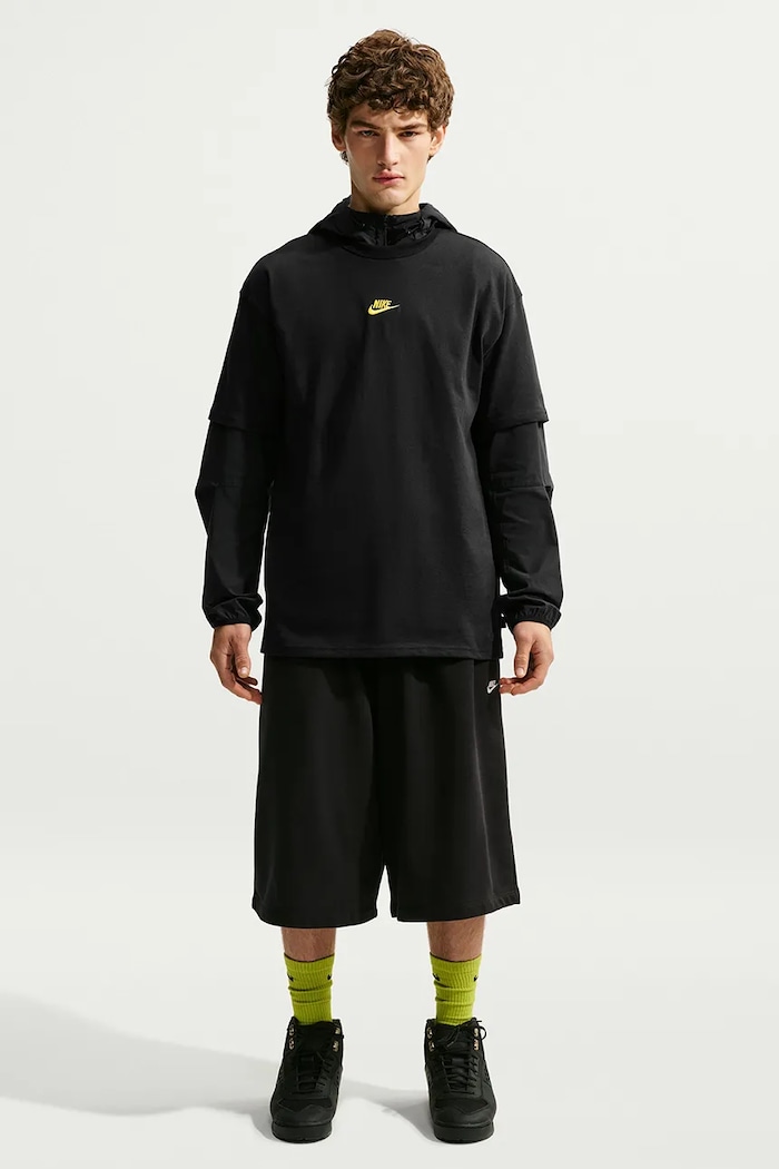 Nike Sportswear T-shirt damski bawełniany Premium Essentials czarny IH1121.011