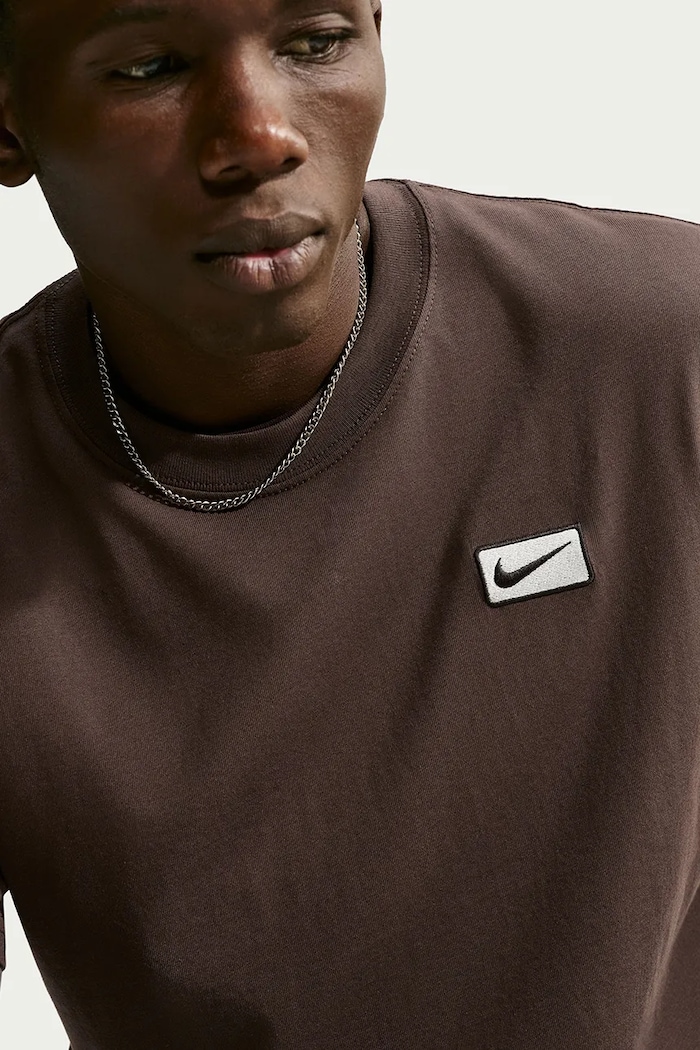 T-shirt męski bawełniany Nike Sportswear brązowy IV5628.237