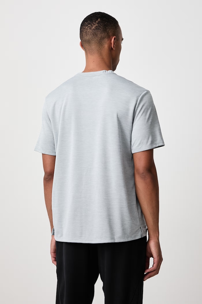 Îmbrăcăminte Nike Tricou sport pentru bărbați Miler Dri-FIT IF2082.097 gri
