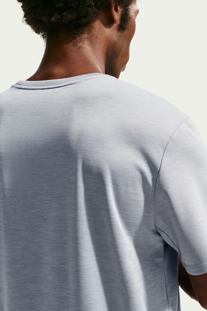 Sportska majica kratkih rukava za muškarce Miler Dri-FIT Nike IF2082.097 siva