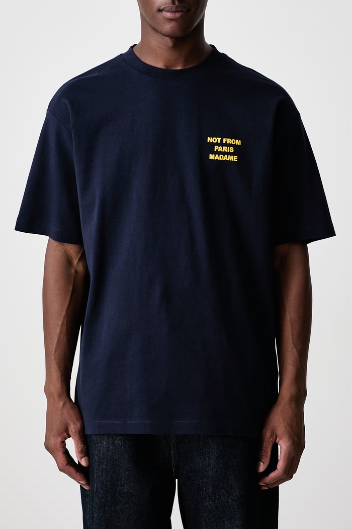 T-shirt męski bawełniany Bold Slogan Drôle de Monsieur granatowy M.TS203.CO002