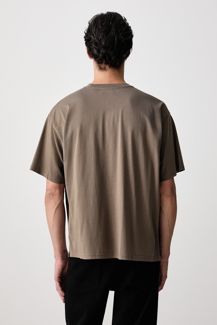Odzież Frame RELAXED POCKET TEE T-shirt bawełniany męski MP26JTE008 brązowy