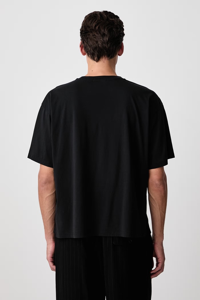 Odzież Frame RELAXED POCKET TEE T-shirt bawełniany męski MP26JTE008 czarny
