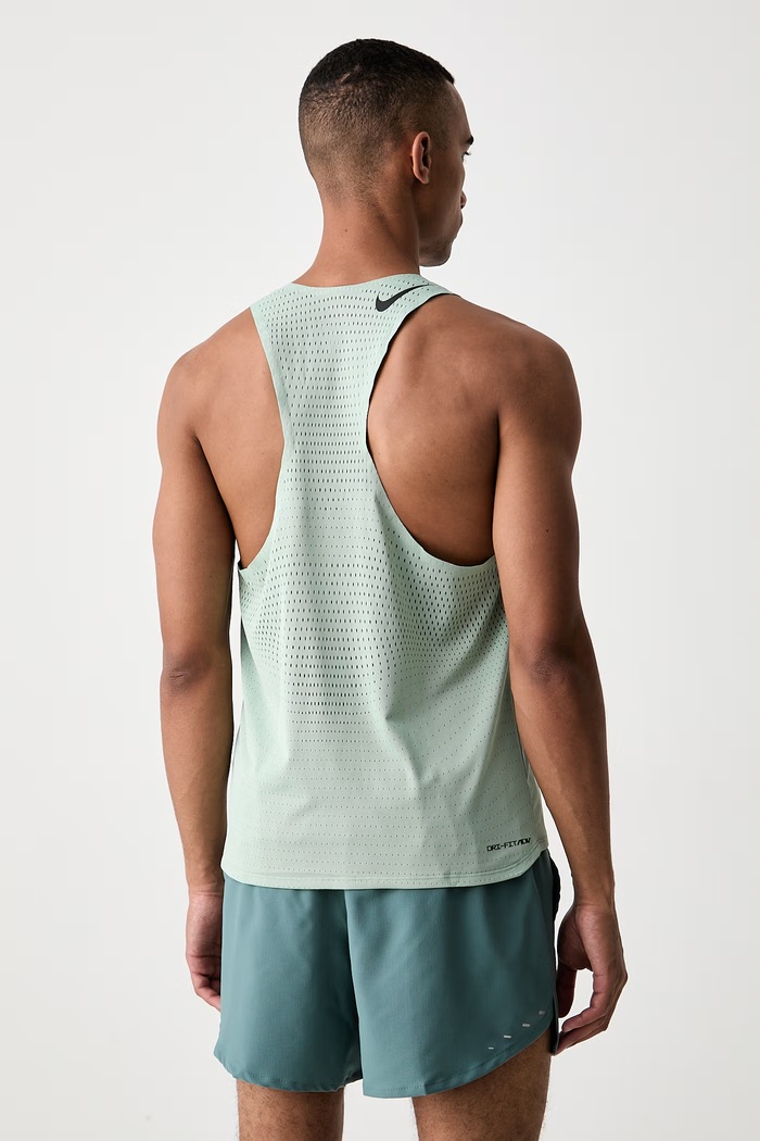 Odzież Nike top sportowy męski AeroSwift FN4231.006 zielony