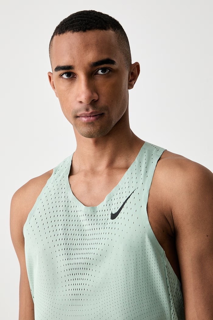 Nike top sportowy męski AeroSwift zielony FN4231.006