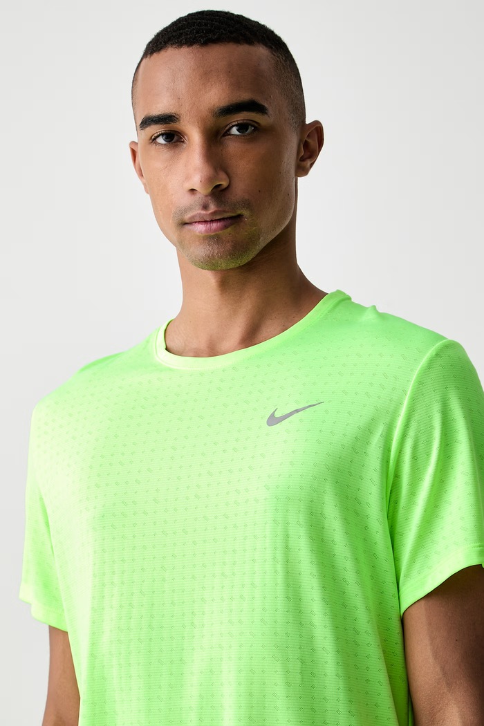T-shirt do biegania męski Miler Breathe Nike HJ4181.737 zielony