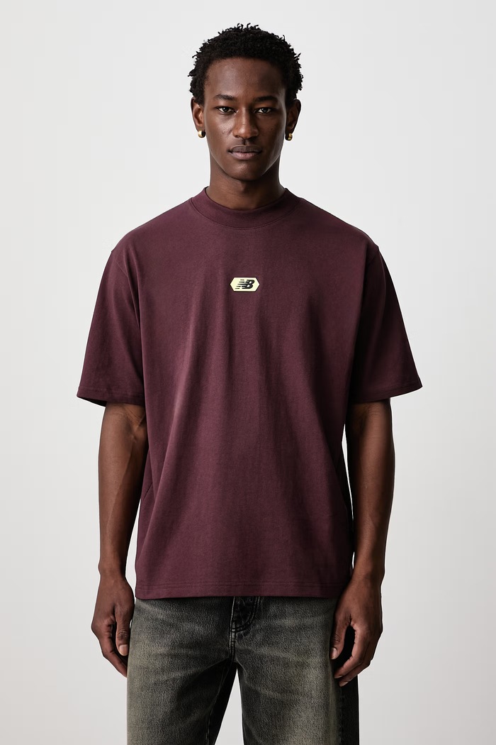 Odzież New Balance T-shirt bawełniany męski MT62D1MAYLR bordowy