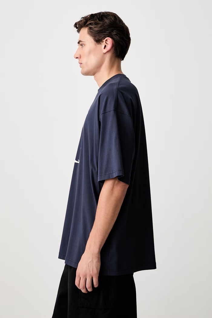 Vetements L-esbian T-shirt męski bawełniany granatowy MH27TR182N