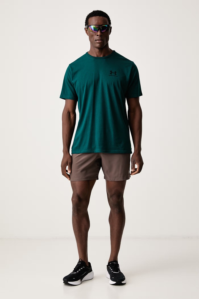 Under Armour T-shirt męski z bawełną SPORTSTYLE LEFT CHEST 1326799.919 zielony AW26