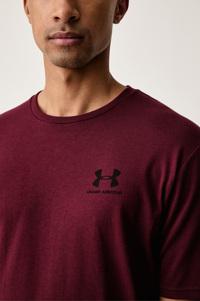 T-shirt męski z bawełną SPORTSTYLE LEFT CHEST Under Armour 1326799.626 bordowy