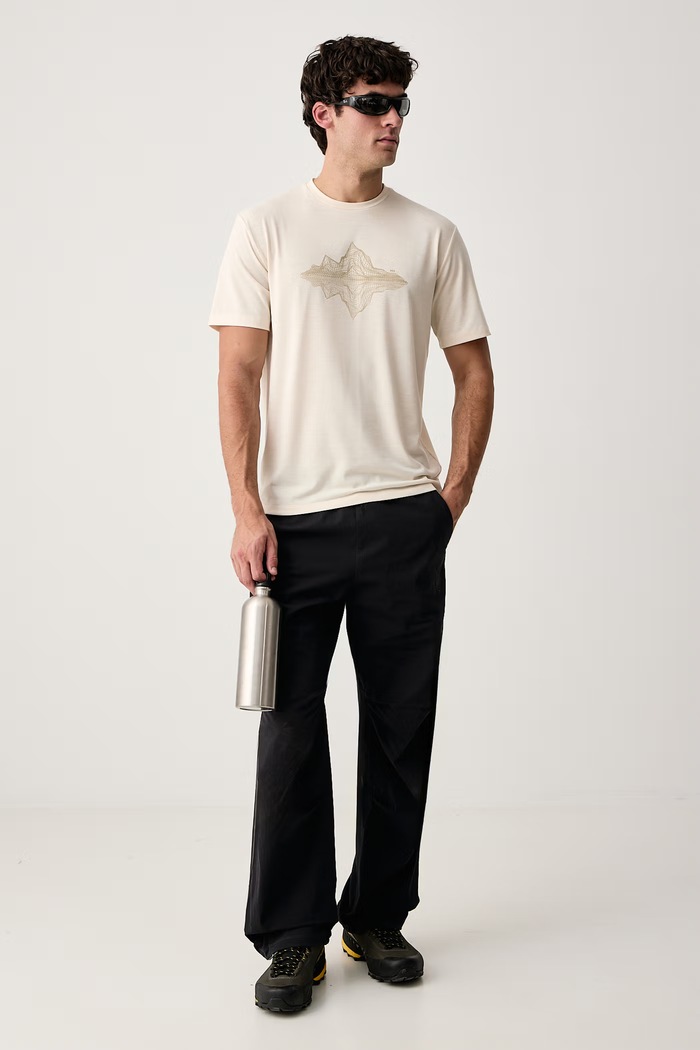 Helly Hansen T-shirt trekkingowy męski SKOG RECYCLED GRAPHIC 63082.034 beżowy AW26