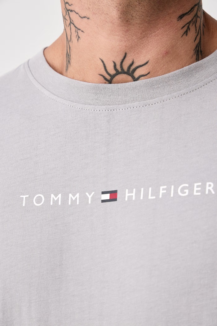 T-shirt ανδρικό βαμβακερό Tommy Hilfiger γκρί UM0UM03685