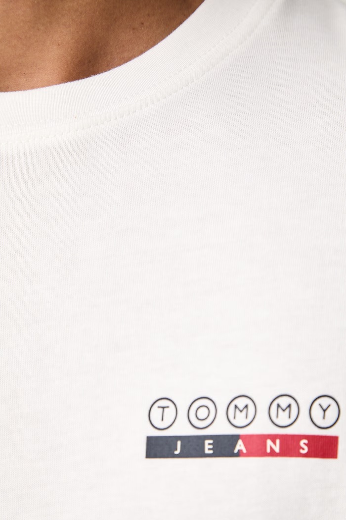 Tommy Jeans majica muška pamučna DM0DM23716 bijela