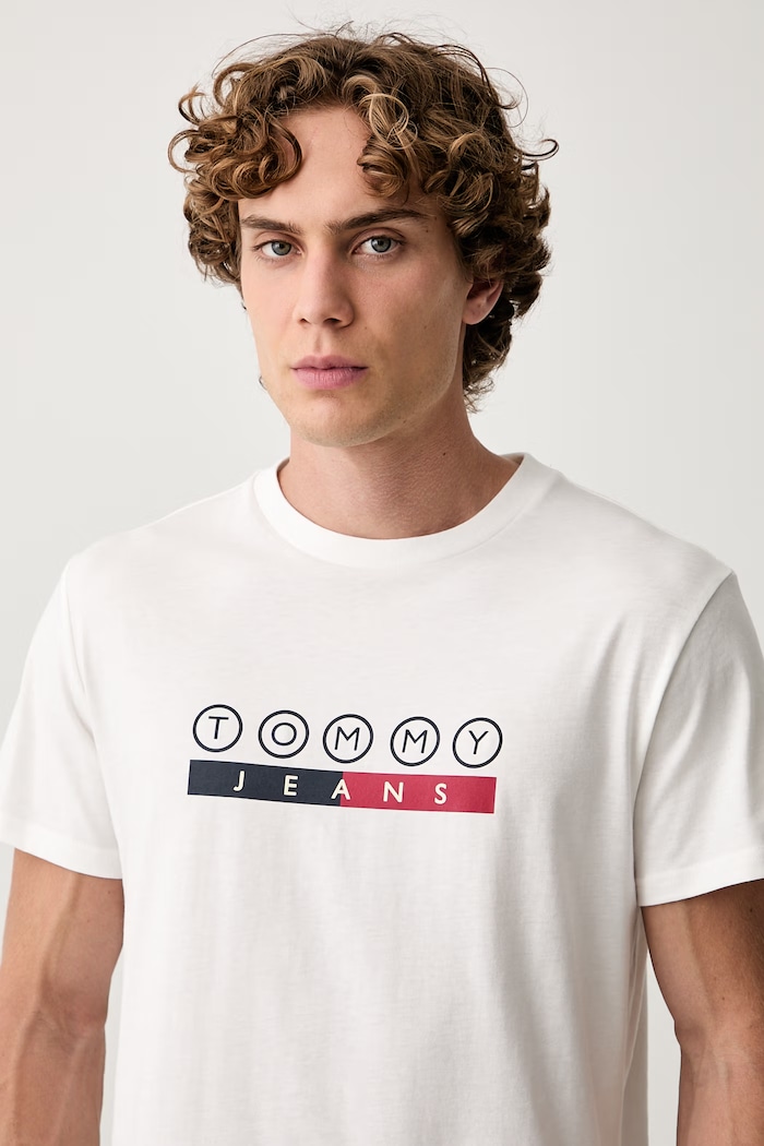 Tommy Jeans t-shirt da uomo in cotone bianco DM0DM23715