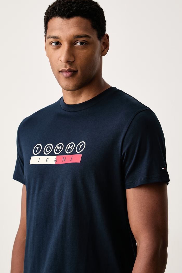 Tommy Jeans kratka majica moška bombažna mornarsko modra DM0DM23715