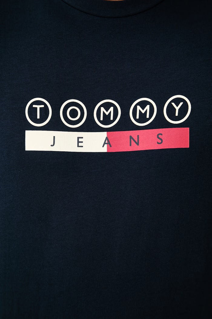 Tommy Jeans kratka majica moška bombažna DM0DM23715 mornarsko modra