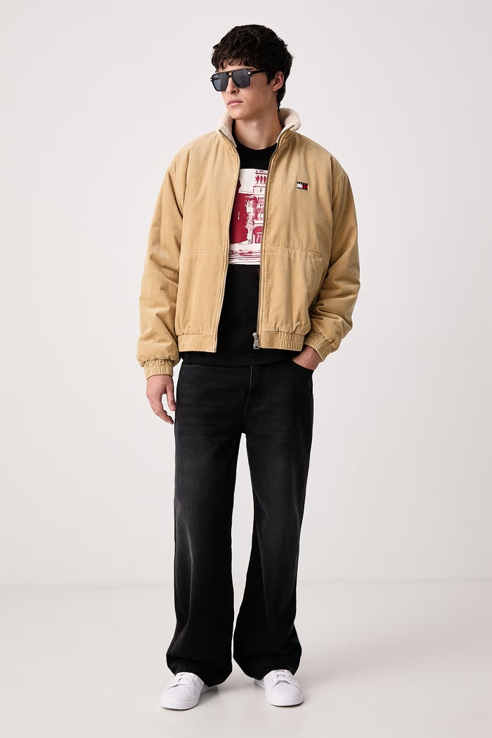 Tommy Jeans Kratka majica moška bombažna DM0DM23554 črna AW26