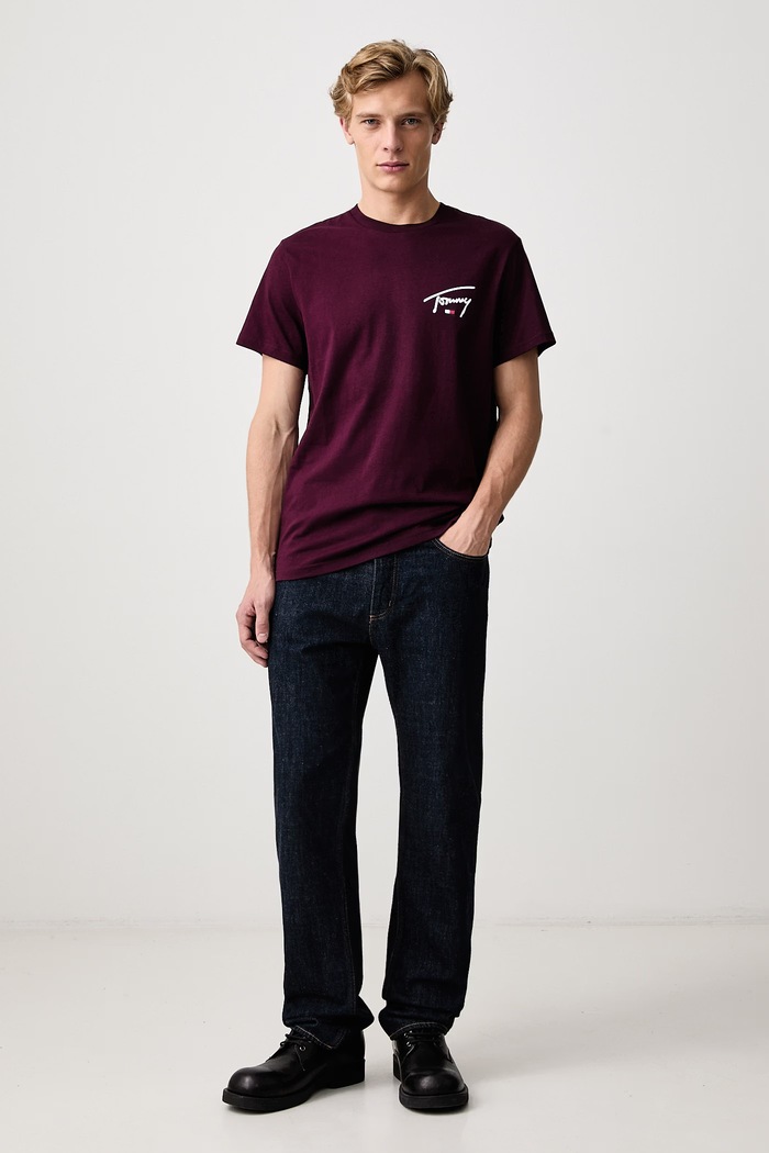 Tommy Jeans T-shirt męski bawełniany DM0DM23550 bordowy AW26
