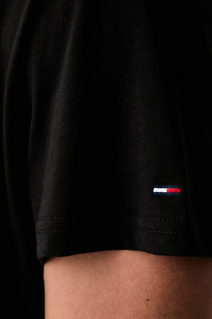 Tommy Jeans majica ženska pamučna DM0DM23545 crna