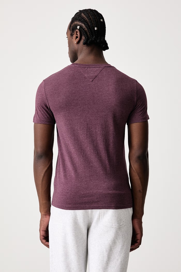 Odzież Tommy Jeans T-shirt męski z bawełną DM0DM20363. fioletowy
