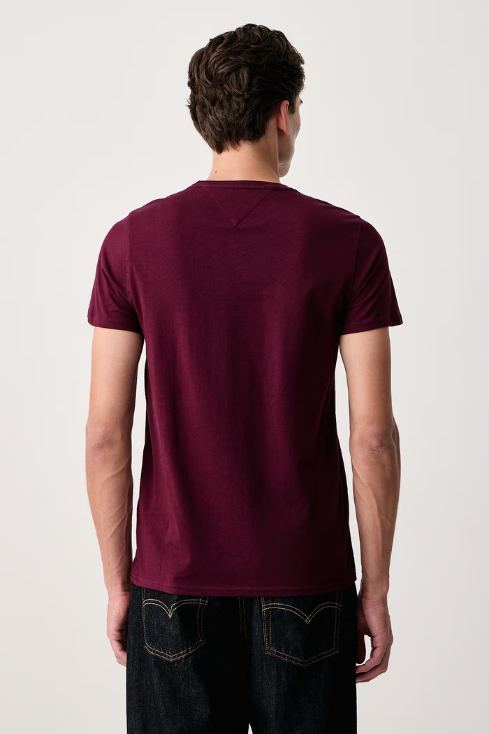 Tommy Jeans T-shirt męski bawełniany DM0DM04411. bordowy AW26