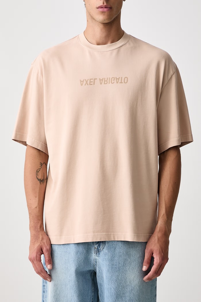 T-shirt bawełniany męski Axel Arigato beżowy A3118009